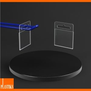 Zvislá závesná tabuľa 50x40| Závesný držiak cenovky s otvorom, akrylátové závesné obojstranné tabuľy, PETG| Plastiks